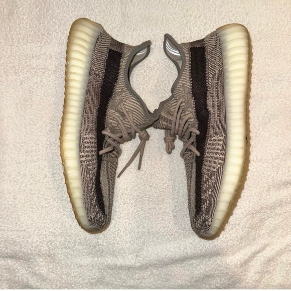 Yeezy Boost V2. Men’s 11. Monice. Very good condition. Box included. - Picture 3 of 8